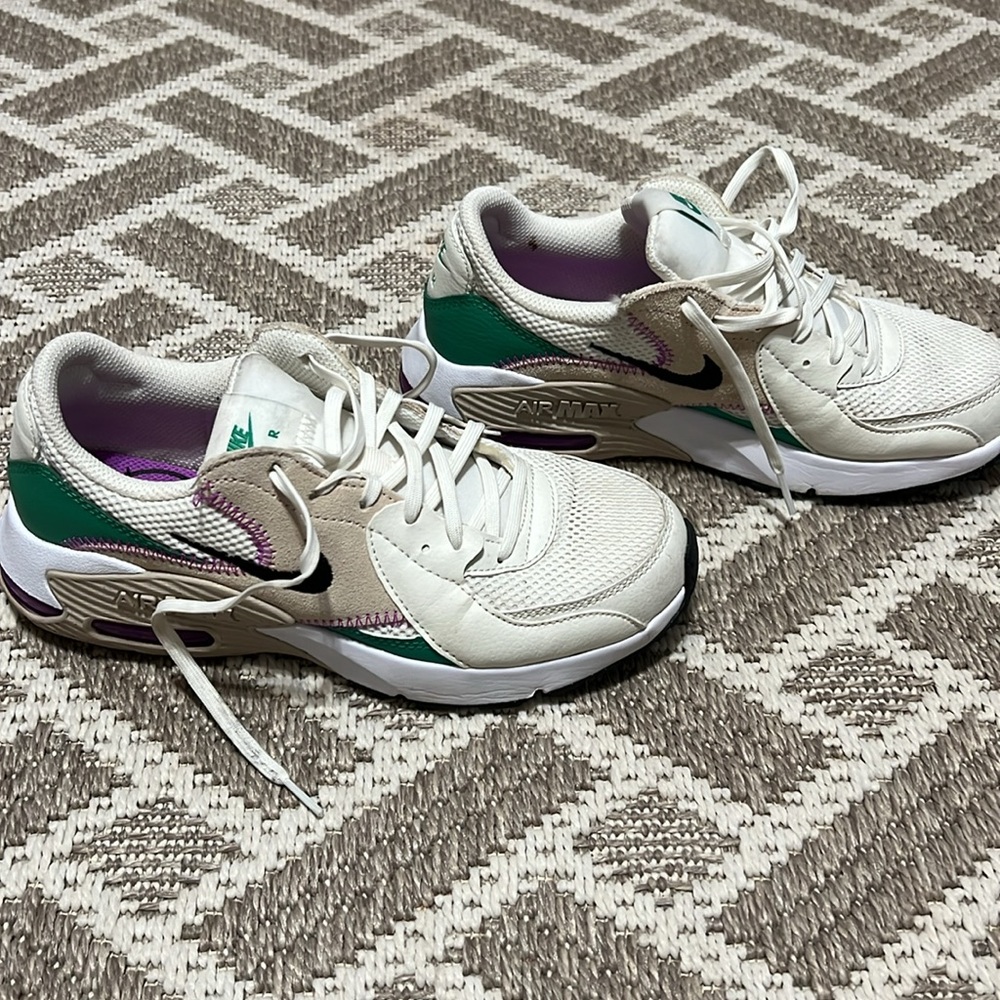 Nike Women’s Air Max Size 7